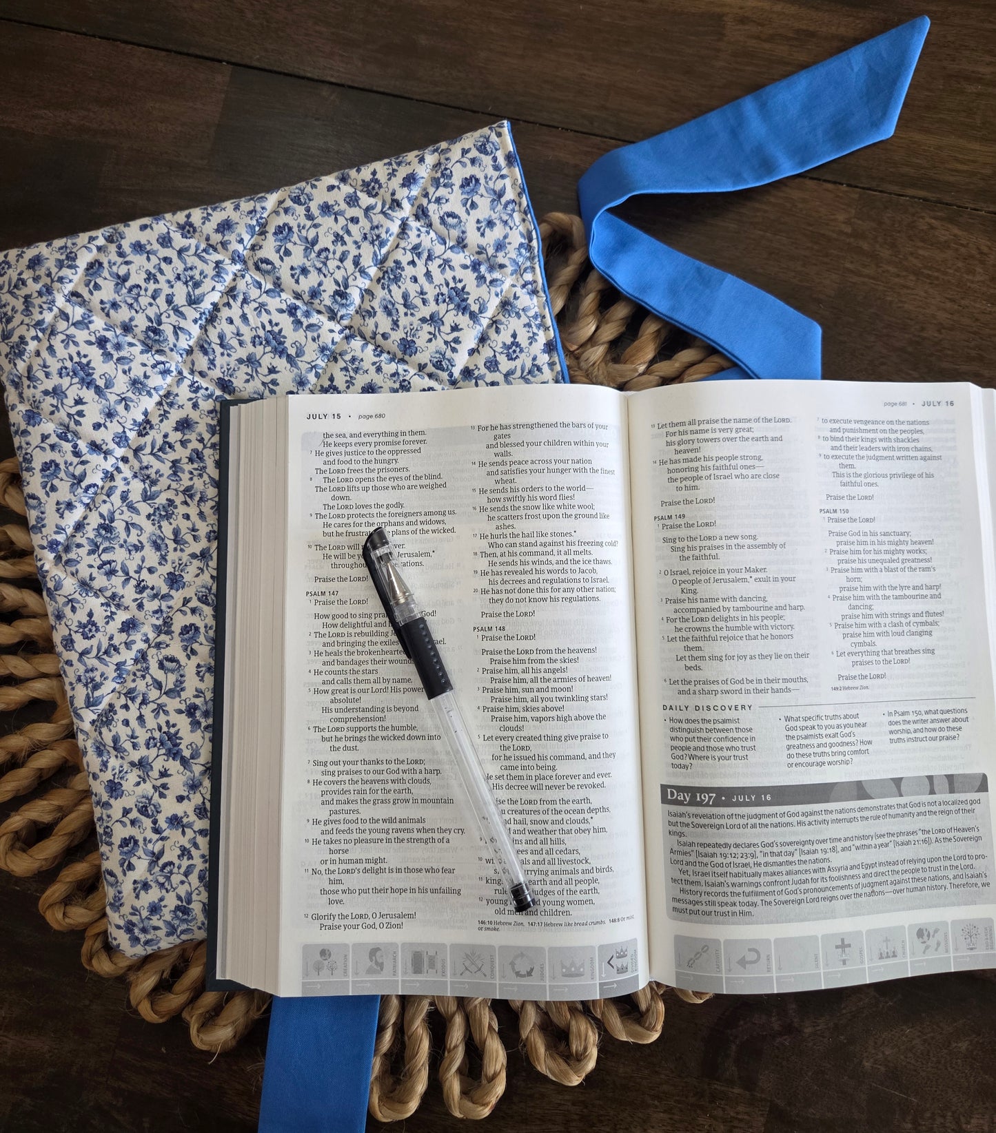 Blue Vintage Floral Bible Sleeve