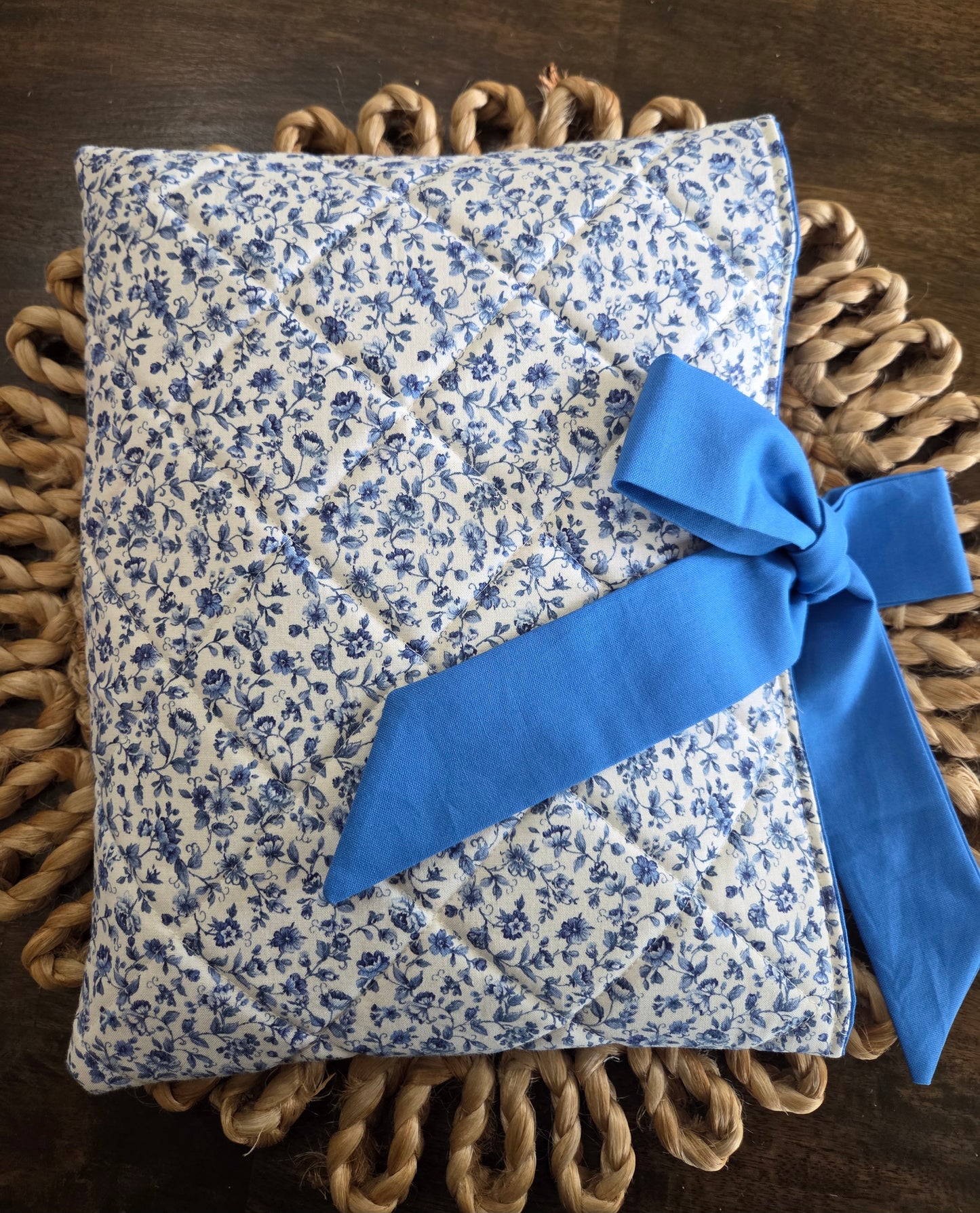 Blue Vintage Floral Bible Sleeve