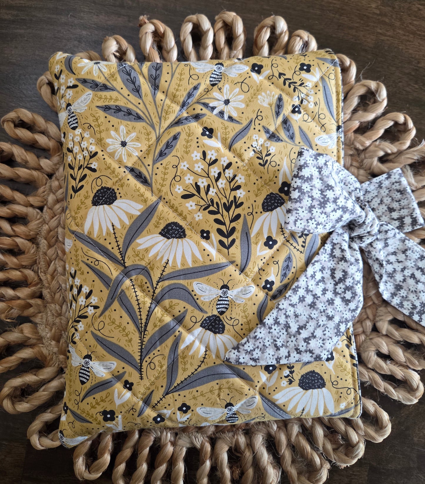 Bee Garden Quilted Bible Sleeve