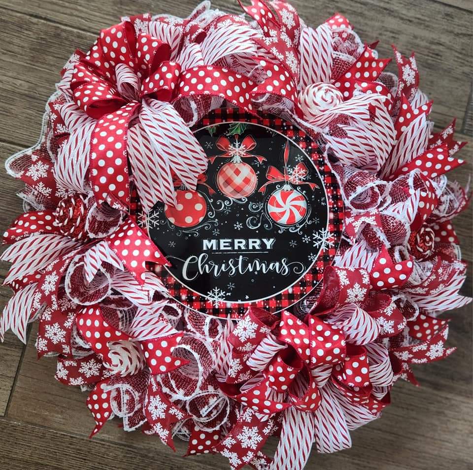 Red and White Merry Christmas Wreath