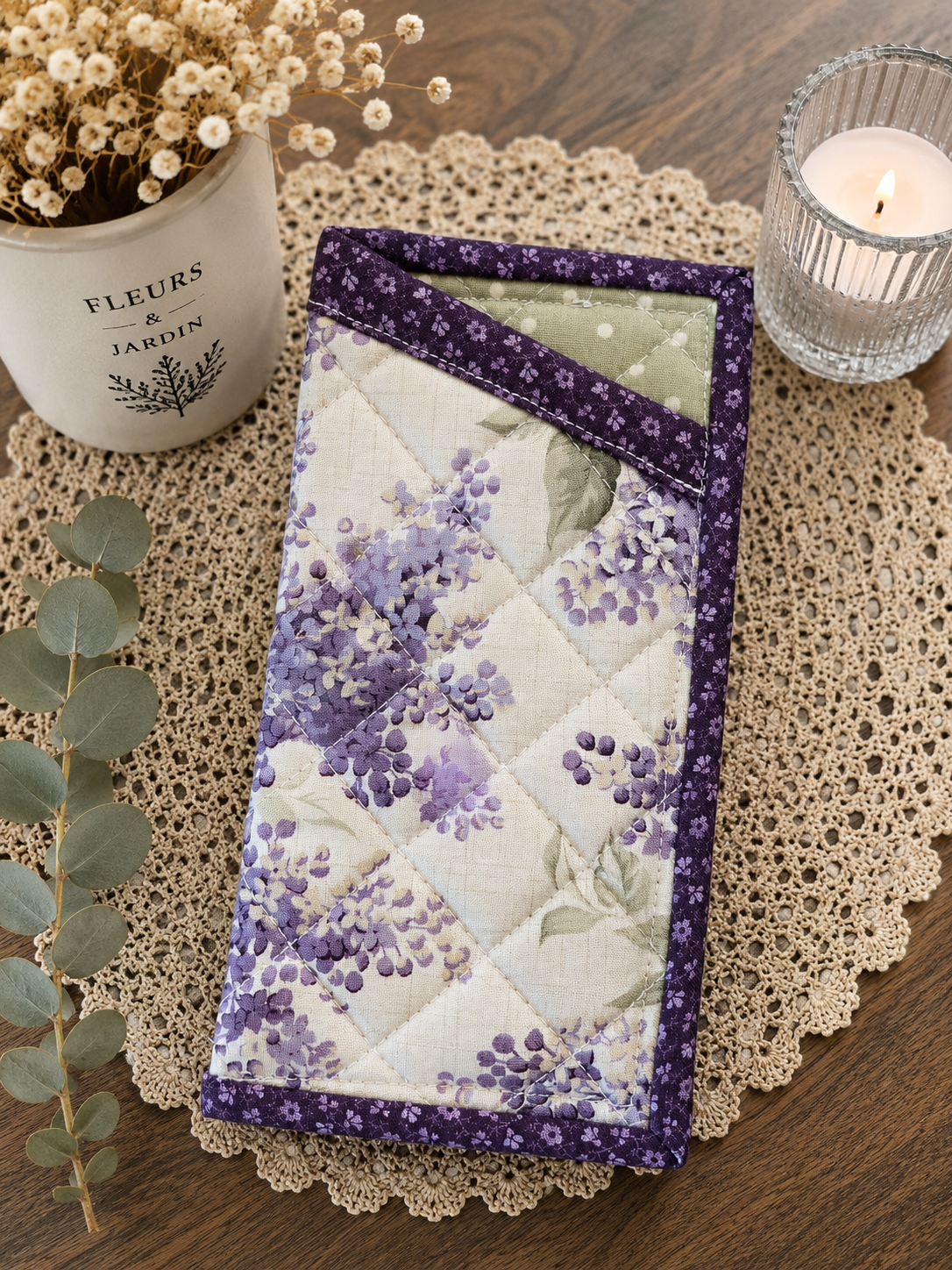 Quilted glasses pouch
