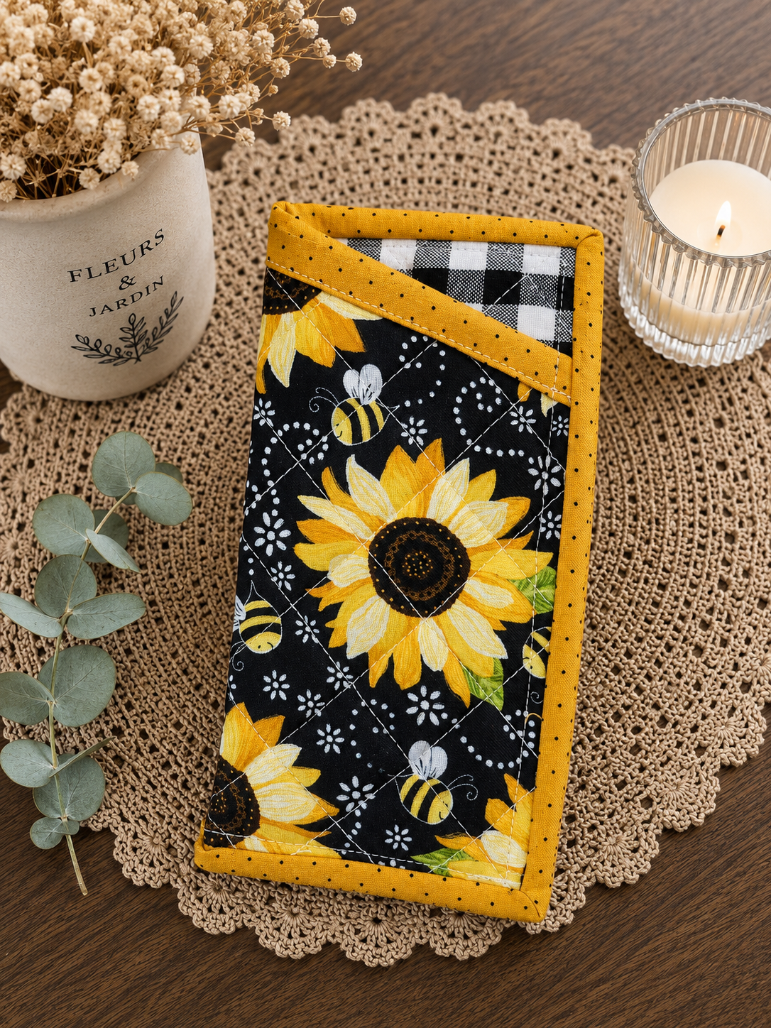Quilted glasses pouch