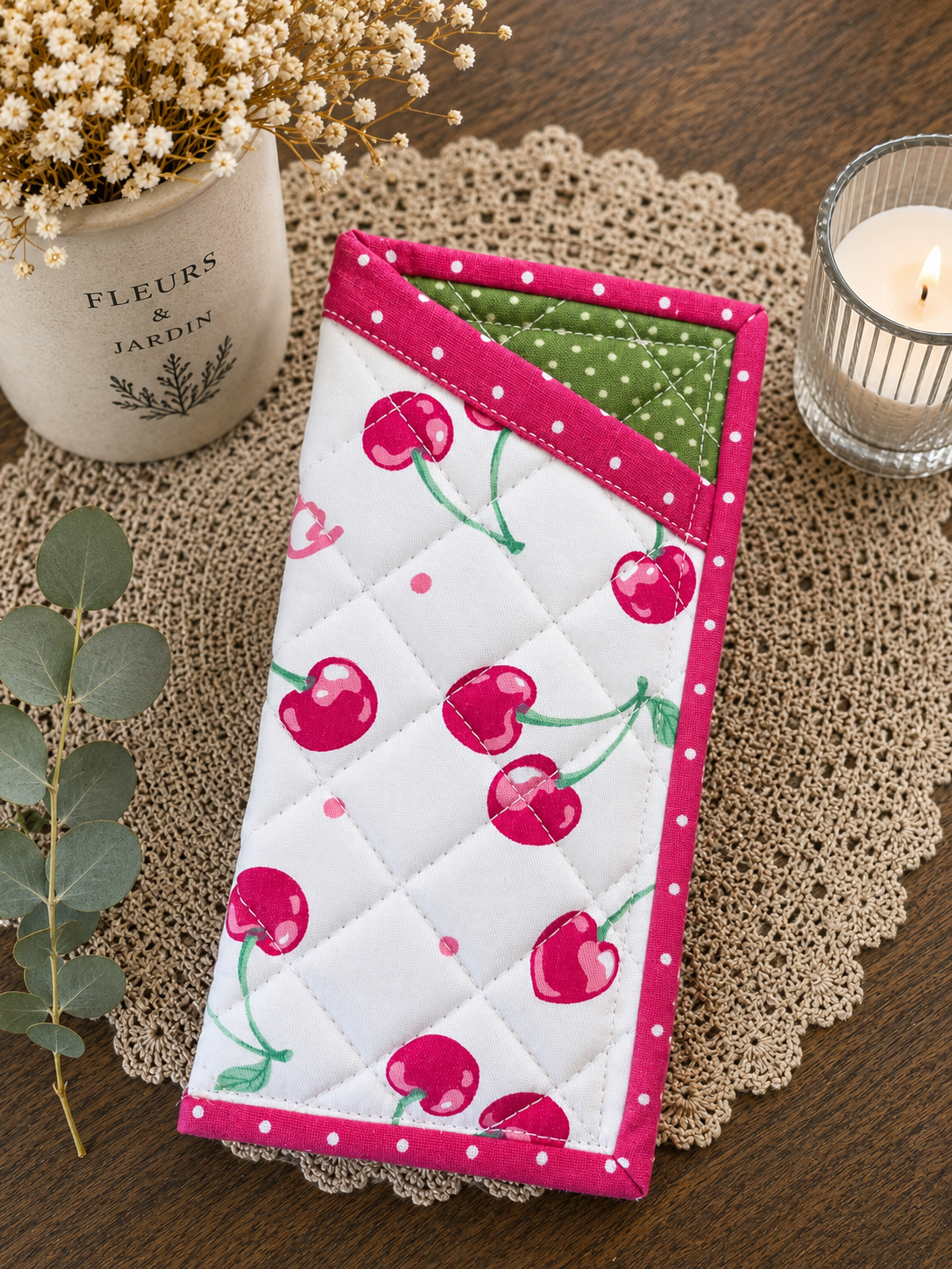 Quilted glasses pouch