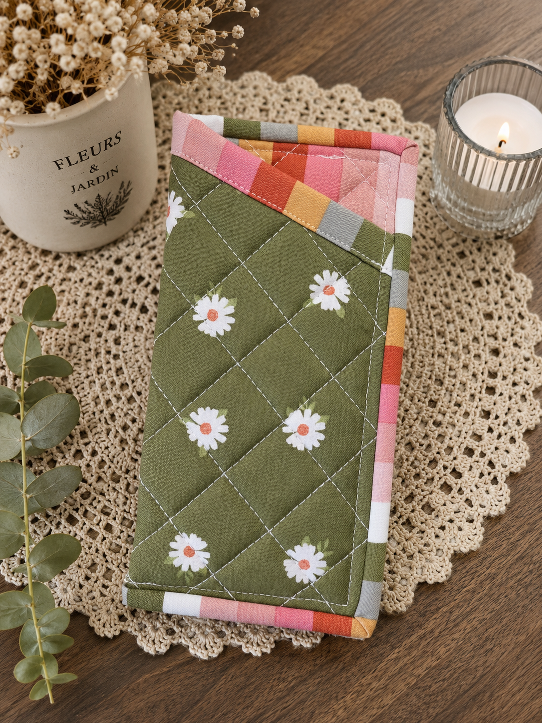 Quilted glasses pouch
