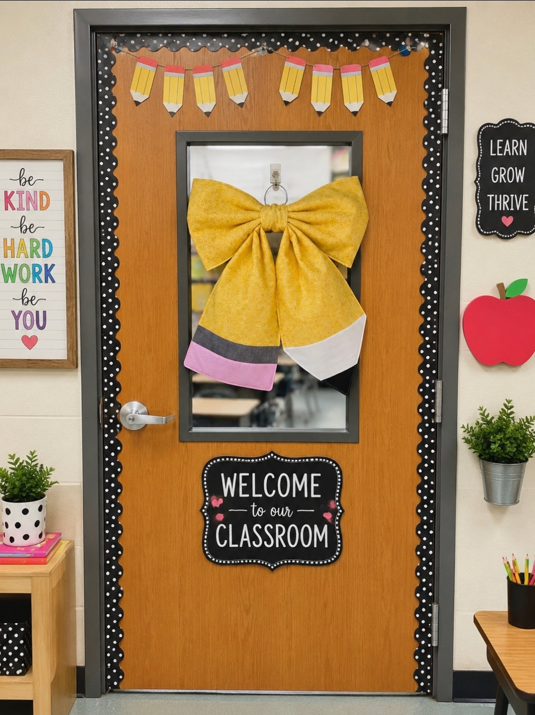 Pencil Bow Door Hanger